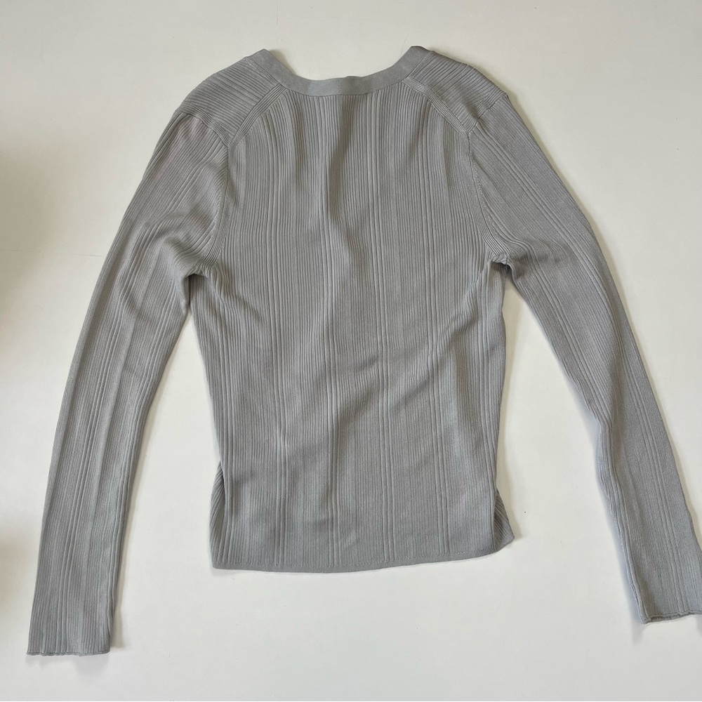 Everlane Viscose Slinky Vneck Cardigan Medium - Picture 6 of 6